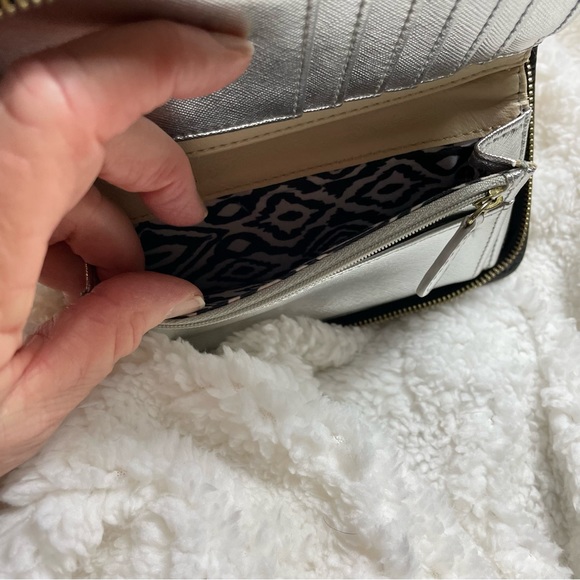 STEVE MADDEN ZIPPERED WALLET - Picture 7 of 10